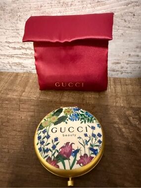 Authentic GUCCI beauty Mirror floral vintage clock